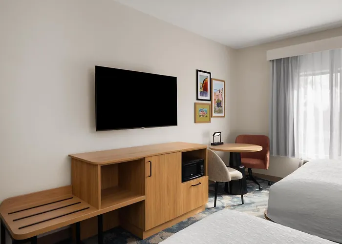 Hampton Inn&Suites Ontario
