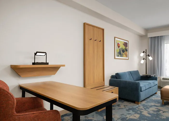 Hampton Inn&Suites Ontario