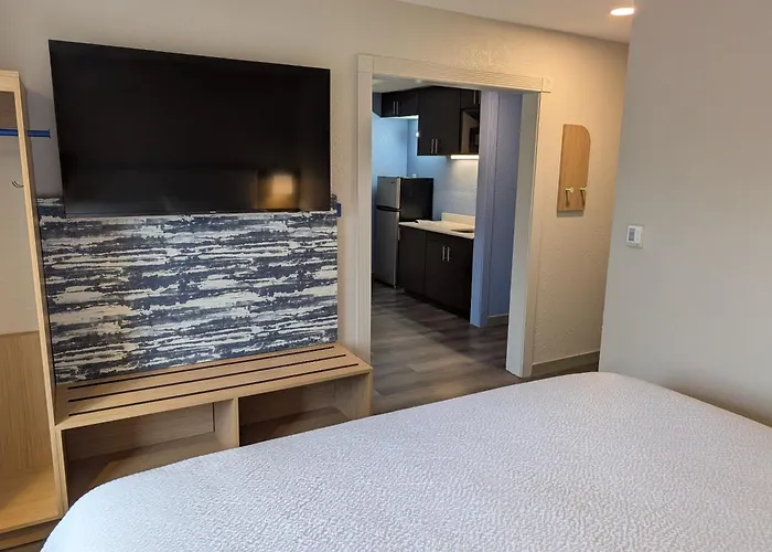 Greenville Pelham Inn By Ihg