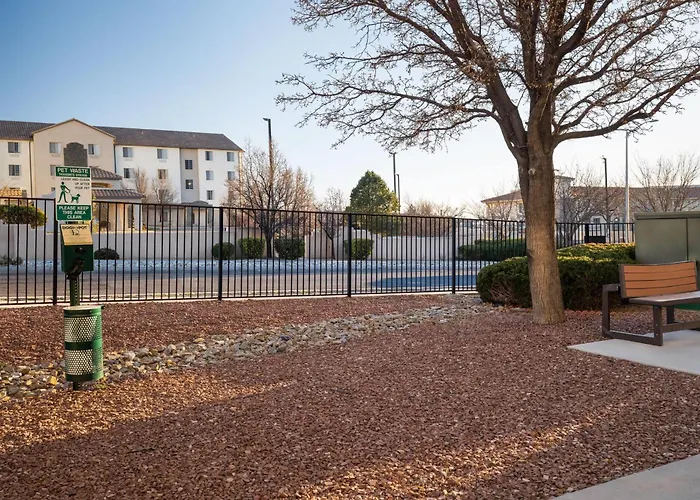 Days Inn & Suites By Wyndham Airport Albuquerque