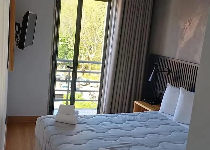 Amadora Hotels
