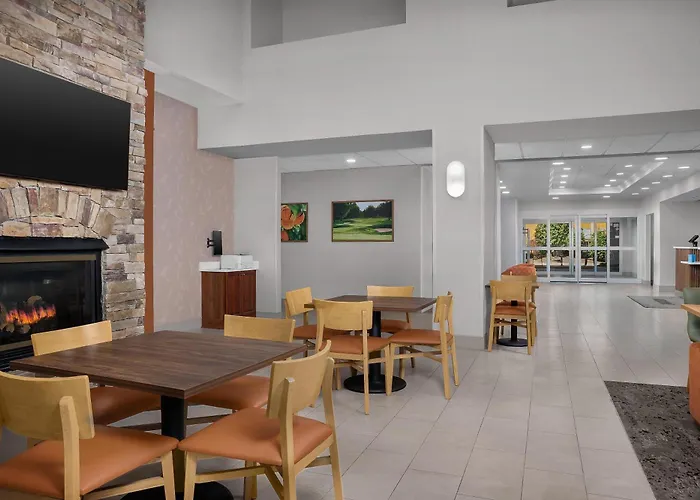 Hampton Inn & Suites Clinton