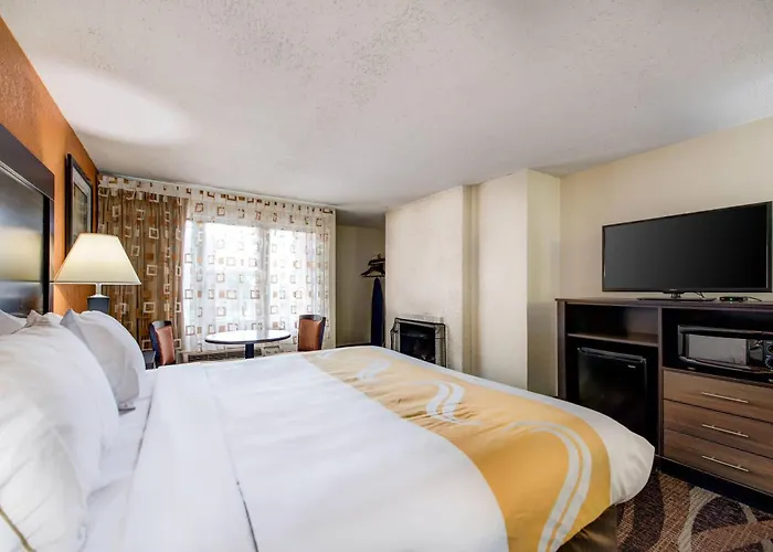 Quality Inn Creekside - Downtown Gatlinburg