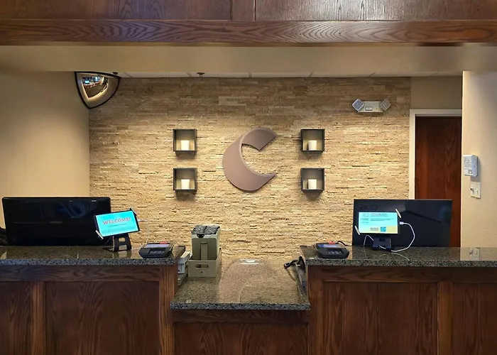 Comfort Inn & Suites Grafton-Cedarburg