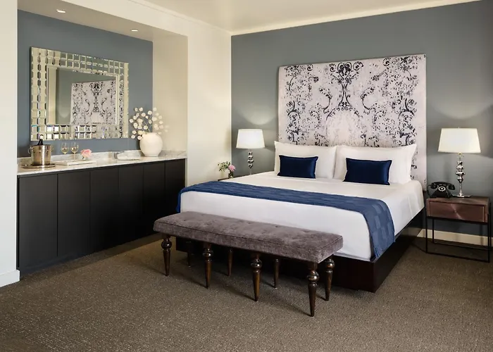 The Fontaine Hotel Kansas City