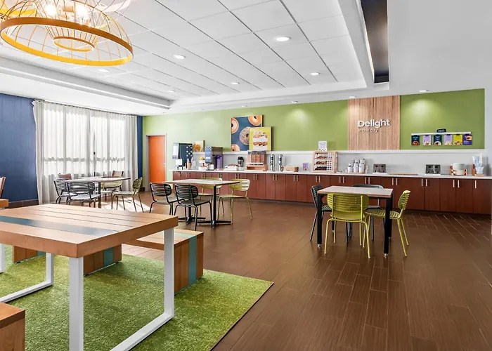 Spark By Hilton Shawnee