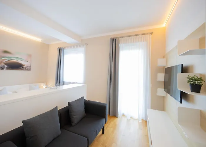 Shome Hotel Graz I Self-Check-In I Free Parking