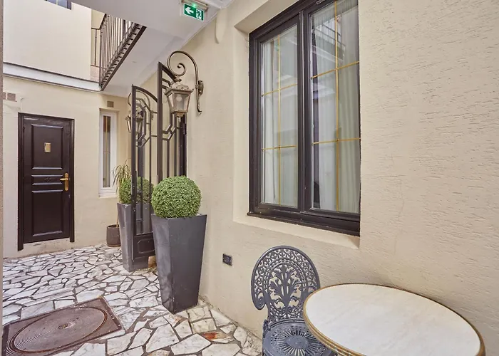 Hotel Eiffel Rive Gauche