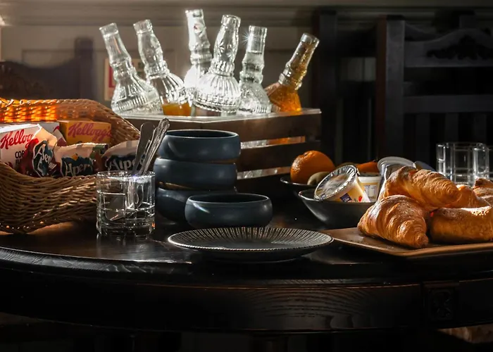 Moretonhampstead Hotels