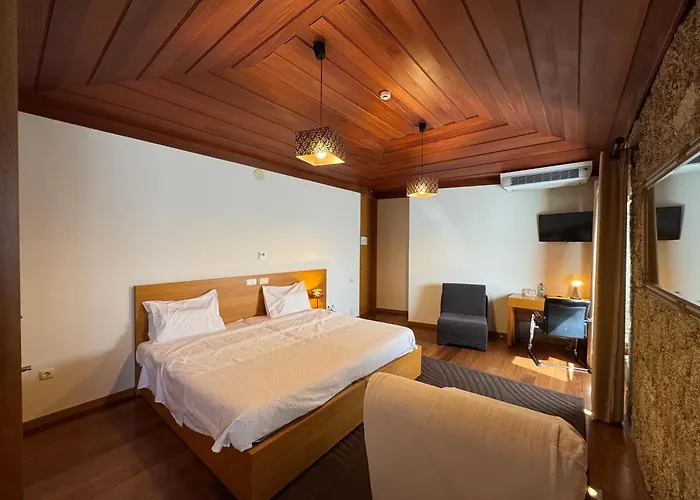 Hotel Rural Alves - Braga - Casa Alves De Torneiros