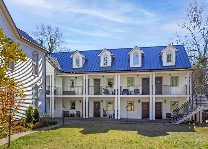 The Colonial Inn, An Ascend Collection Hotel Hillsborough