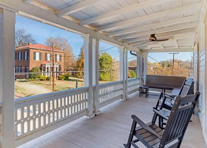 The Colonial Inn, An Ascend Collection Hotel Hillsborough