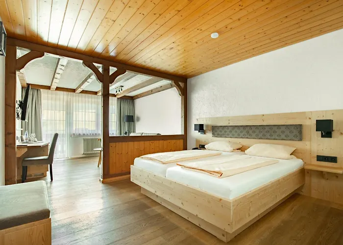 Hotel Zum Loewen - Unteres Wirtshaus Titisee-Neustadt