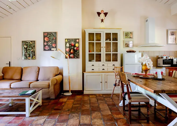 Beaucaire (Gard) Hotels