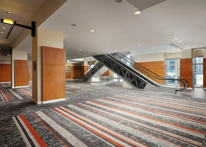 Embassy Suites By Hilton Chicago Downtown Magnificent Mile