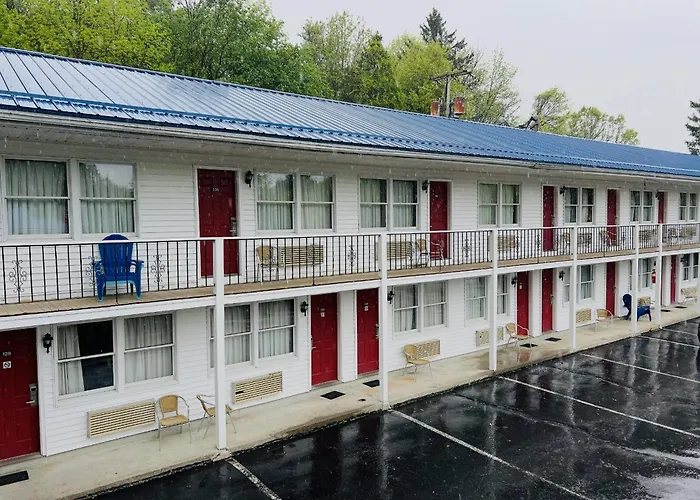 Economy Lodge 682 Main St Sturbridge