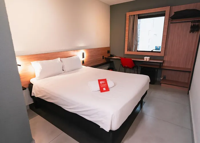 Ibis Santos Gonzaga Praia