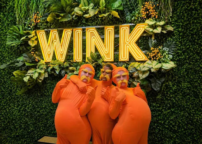Wink At Upper Cross Street