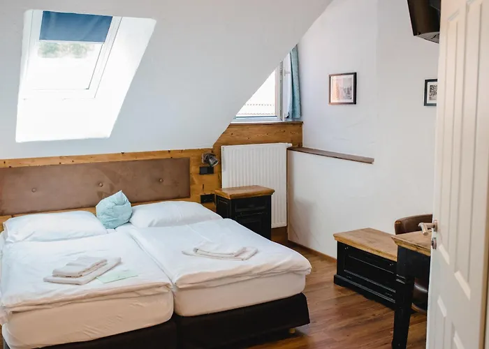 Hotels in Valley