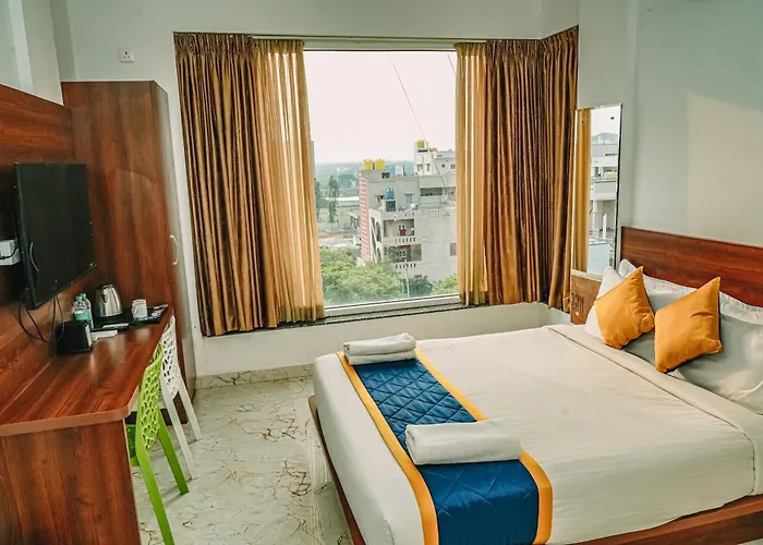 Keerthis Royal Suites Hotel Near Kempegowda International Airport
