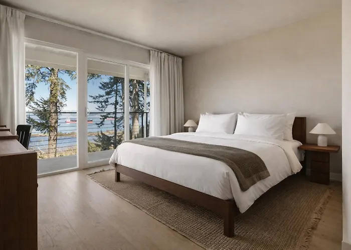 Astoria Crest Hotel