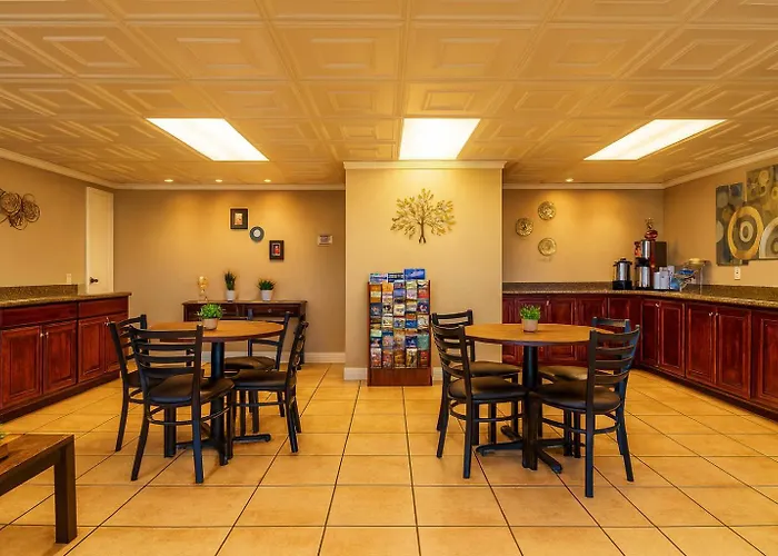 Eloy Hotels