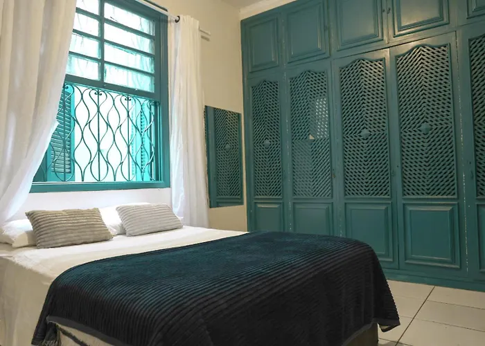 Hostel Castell Di Madre