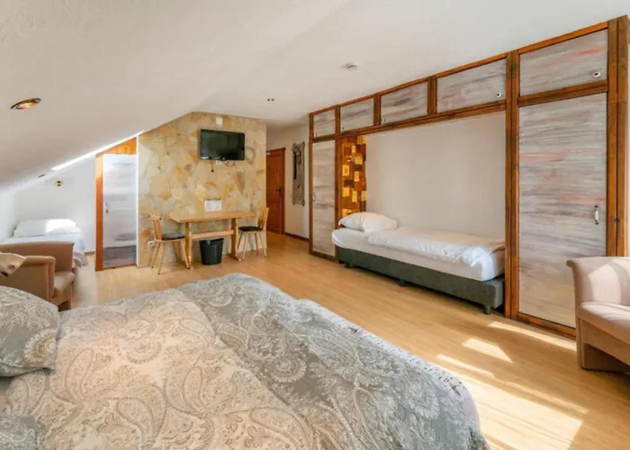 Hotels in Obersteinebach