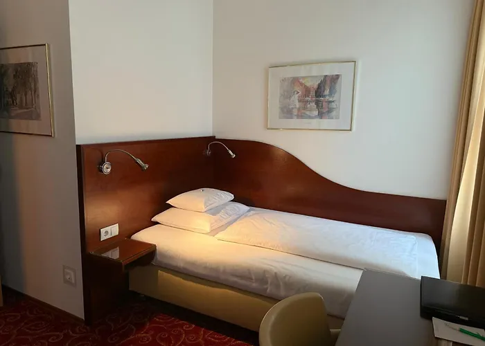 Hotel Jaeger - Family Tradition Since 1911 Vienna