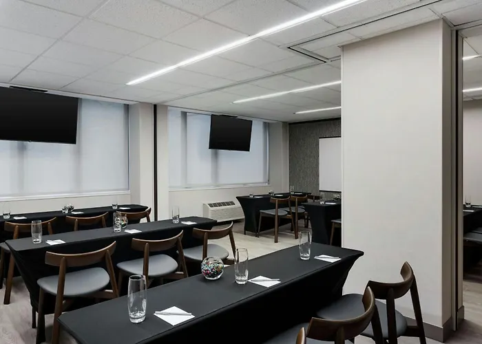 Fairfield Inn And Suites Chicago Downtown/ Magnificent Mile