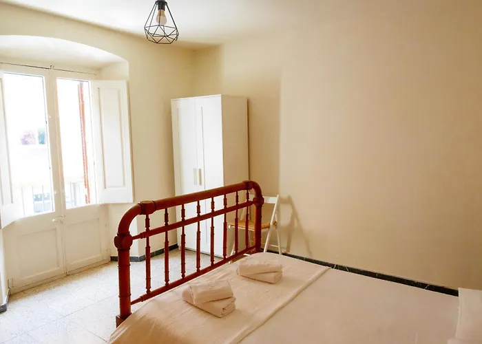 Bed and Breakfast Flora Banyoles