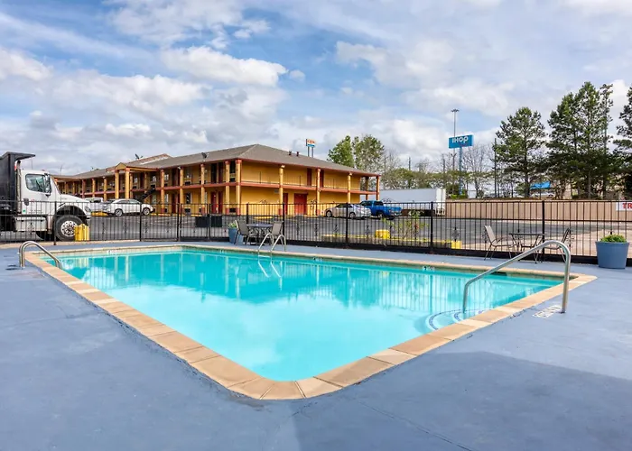 Executive Inn & Suites Marshall