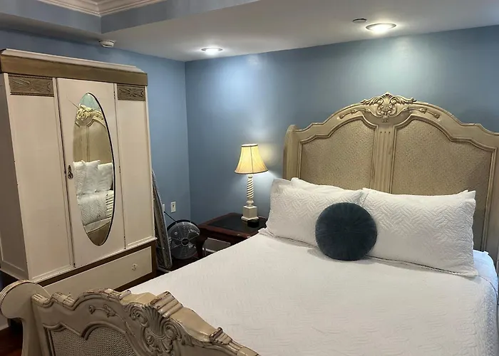 Justine Inn Savannah