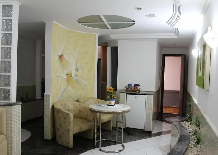 Flamboyant Hotel (Adults Only)