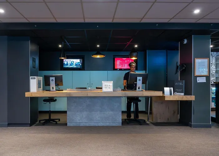 Hotel ibis Paris Pont de Suresnes Longchamp