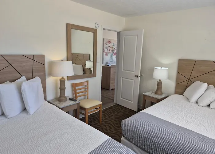 Aquarius Oceanfront Inn