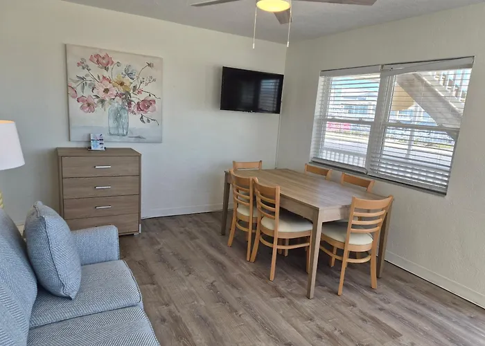 Aquarius Oceanfront Inn