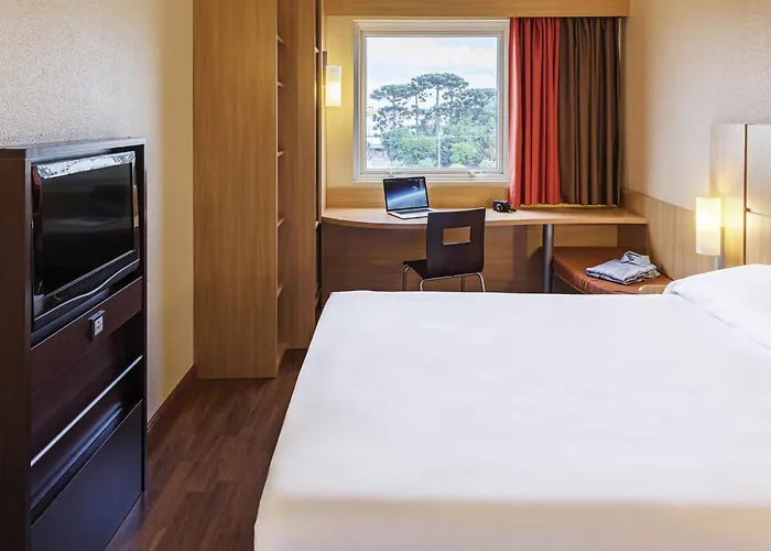 Ibis Curitiba Aeroporto Hotel São José dos Pinhais