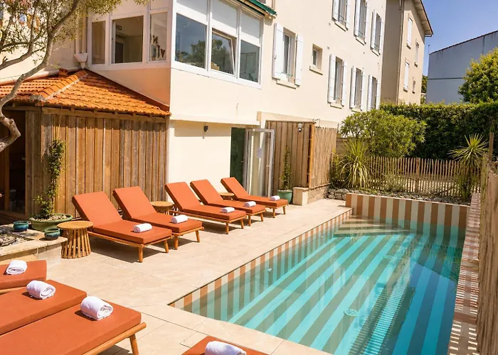 Hotels in Saint-Palais-sur-Mer
