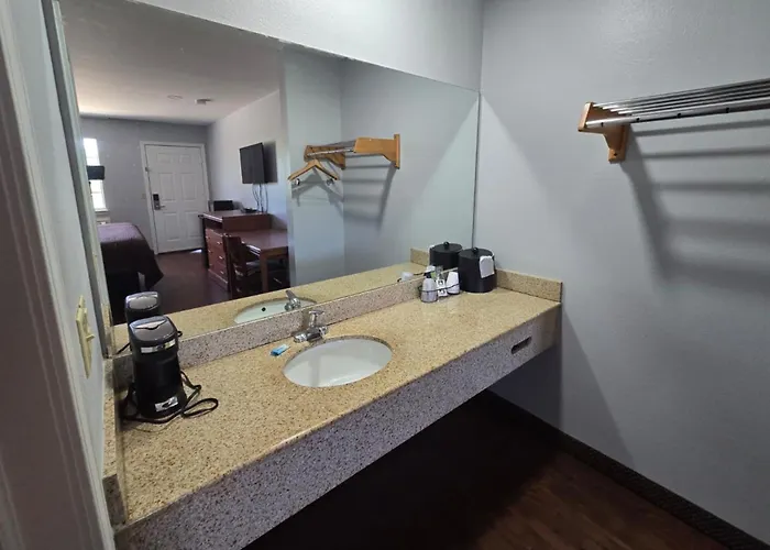 Checotah Hotels