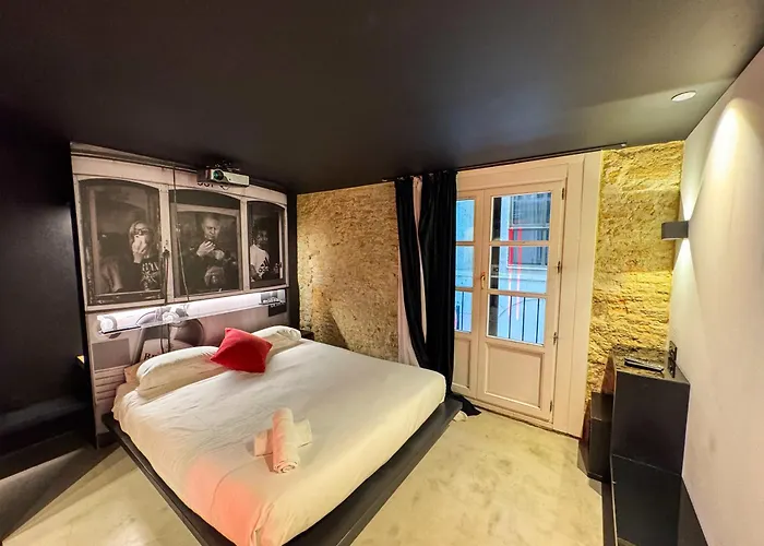 The Black Boutique -- Turistea Suites Zaragoza