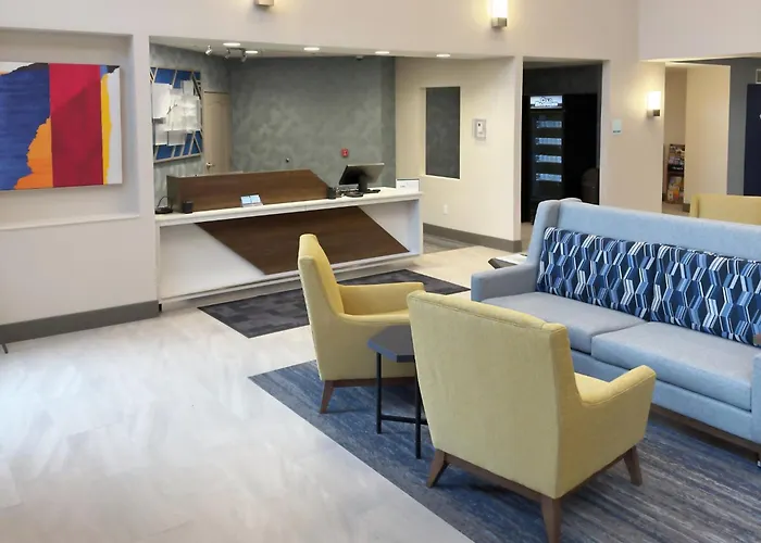Holiday Inn Express & Suites Rapid City By Ihg