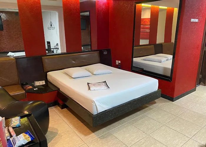 Motel Fuego (Adults Only)