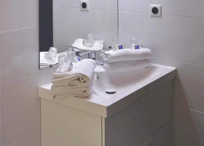 Ibis Budget Hya¨Res Centre Ville