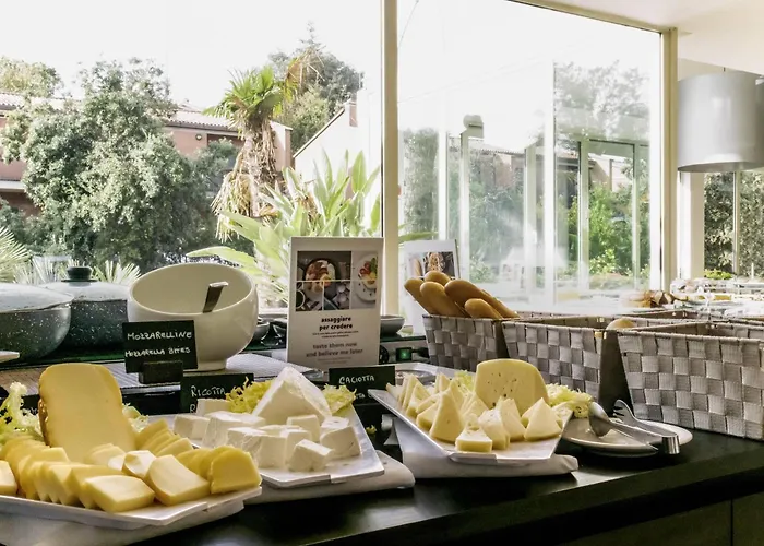 Mercure Roma West