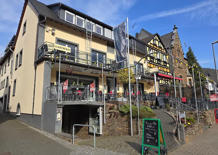 Hotels in Klotten