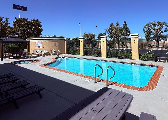 Baymont By Wyndham Manteca Hotel