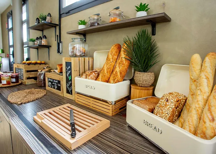 Hôtel Ibis Styles Bourges - Piscine extérieure chauffée - Restaurants à proximité