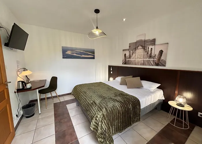 Logis Hôtel L'Oliveraie