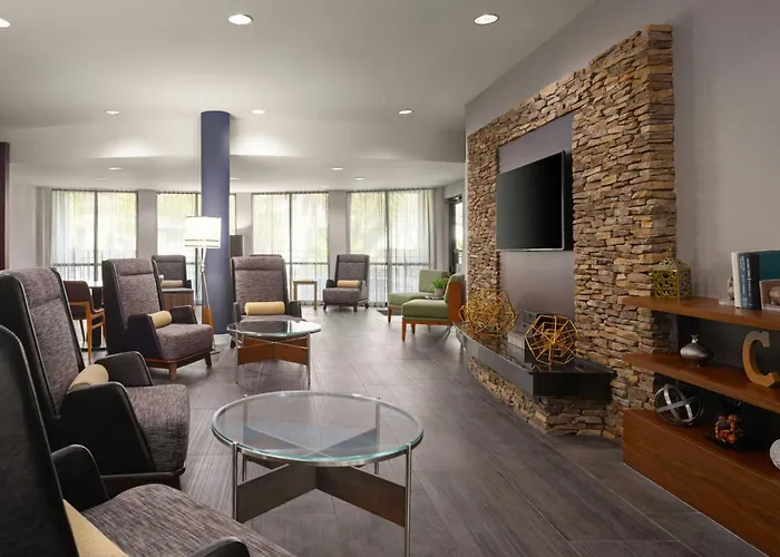 Courtyard By Marriott Valdosta Hotel